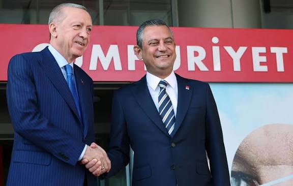Özgür Özel'den Cumhurbaşkanı Erdoğan'a TRT'ye Çağrı: 'Hazırsa Yarın Karşıma Çıksın!'